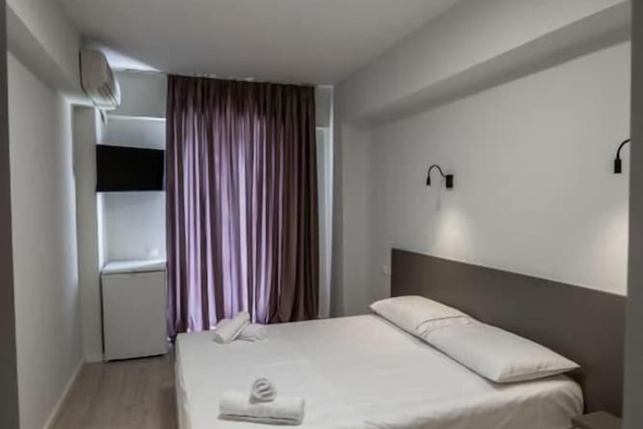 Room 17 of 44