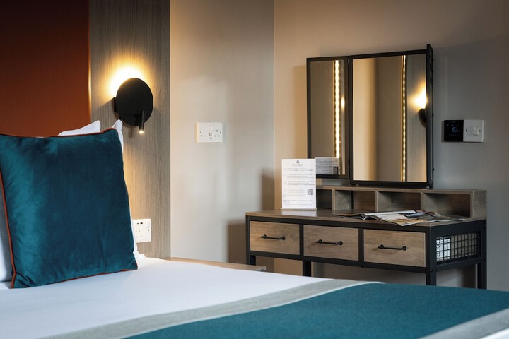 Room 80 of 163