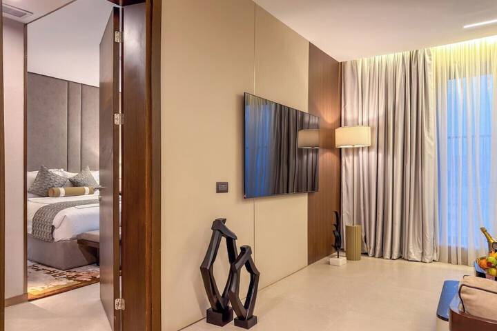 Room 32 of 179