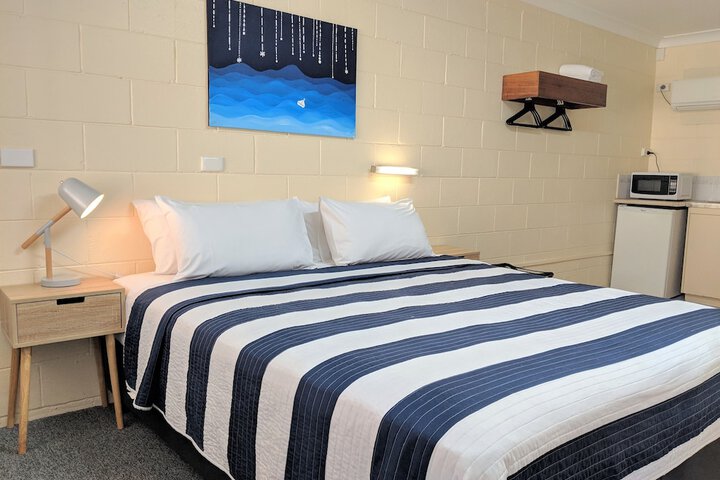 Room 10 of 25