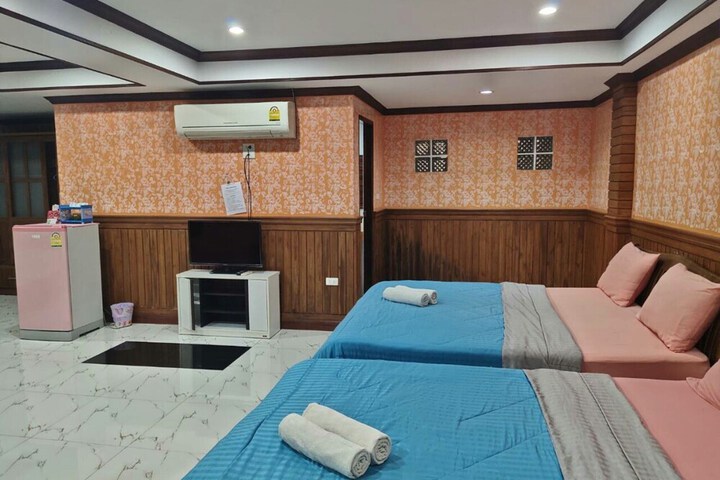 Room 8 of 24