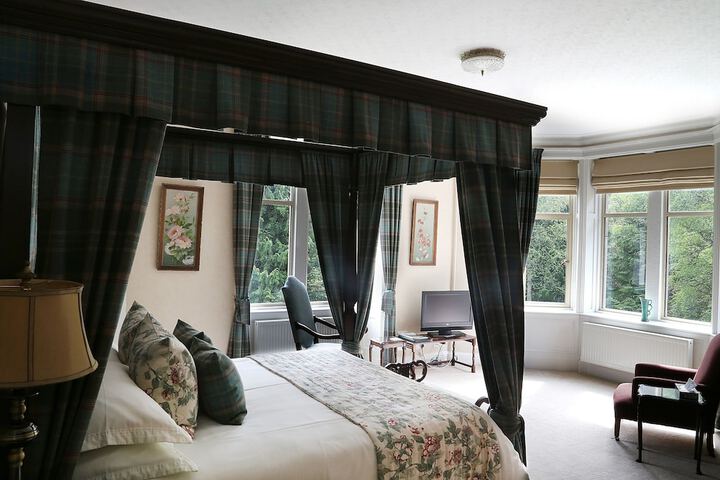 Room 2 of 22