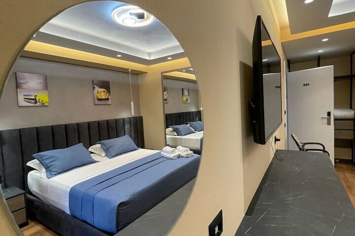 Room 8 of 35