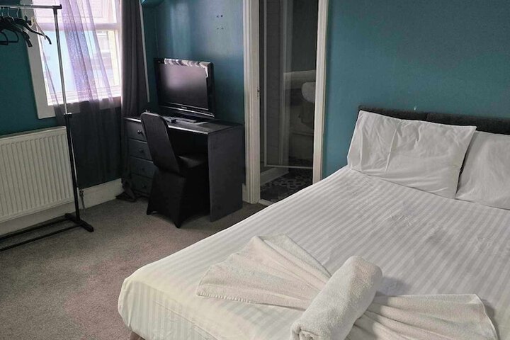 Room 18 of 48