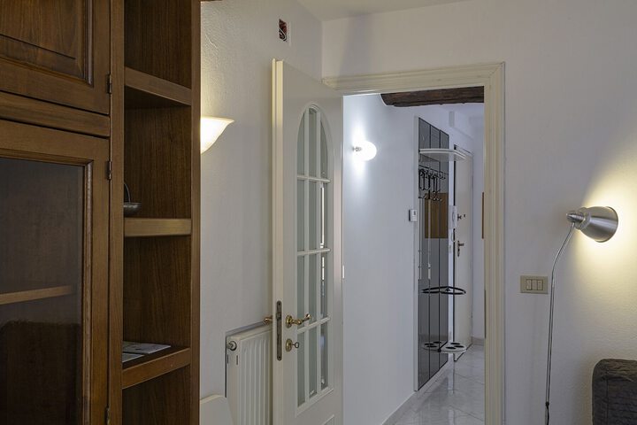 Room 10 of 21