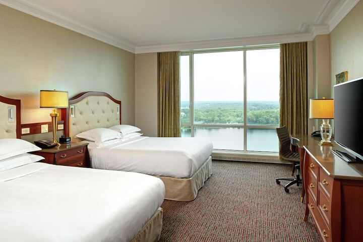 2 Queen Bed Accessible Room (27 of 29)