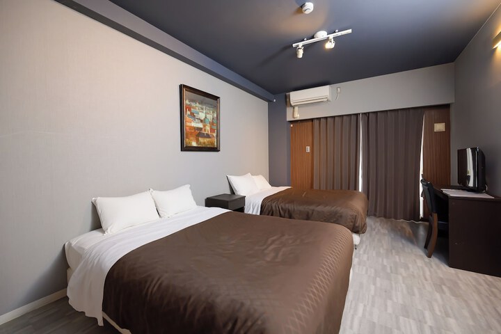 Room 17 of 41