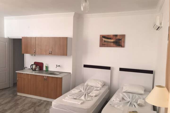 Room 4 of 37