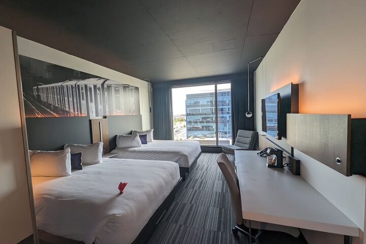 Room 16 of 36