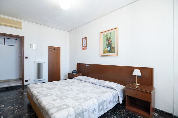 Room 11 of 23