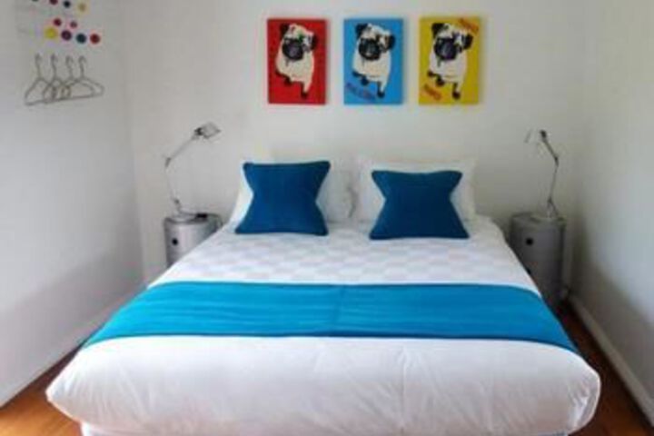 Room 7 of 16