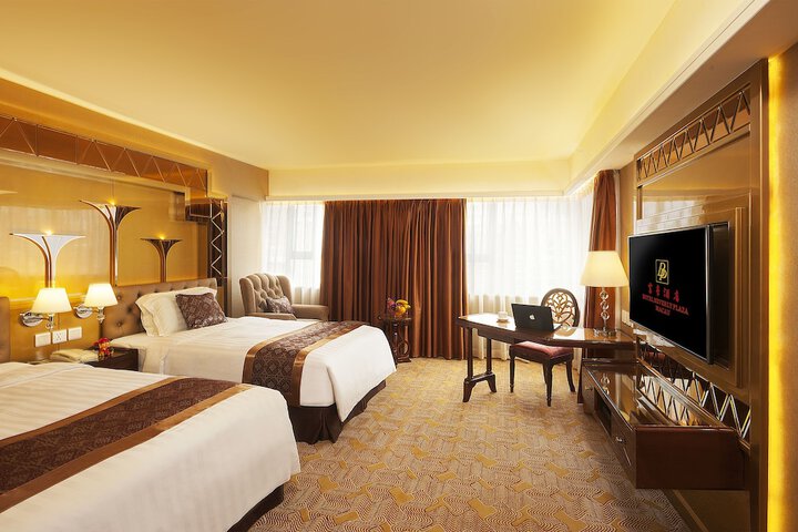 Room 14 of 80