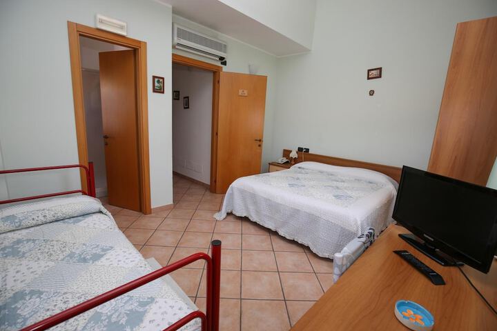 Room 17 of 52