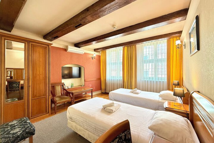 Room 5 of 26