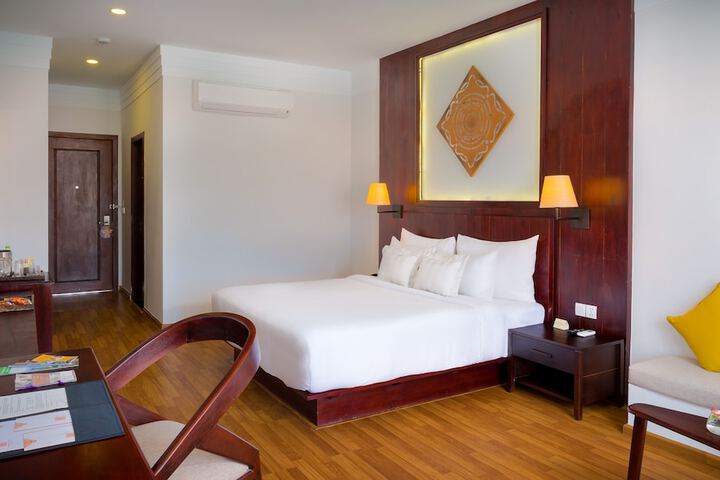Room 18 of 107