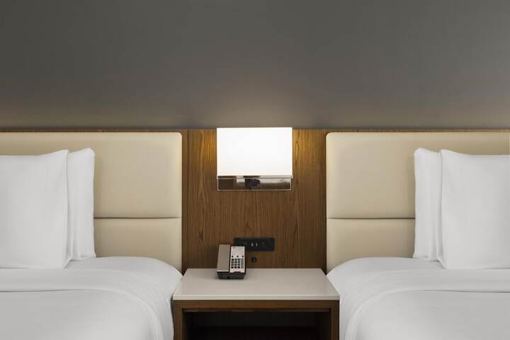 Room 34 of 51