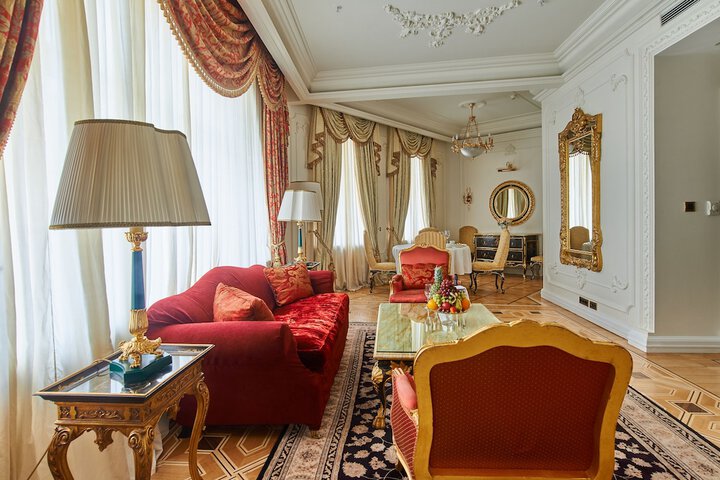 Room 27 of 64
