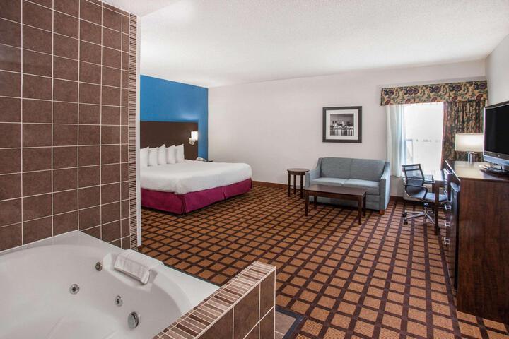 1 King Bed (3 of 18)