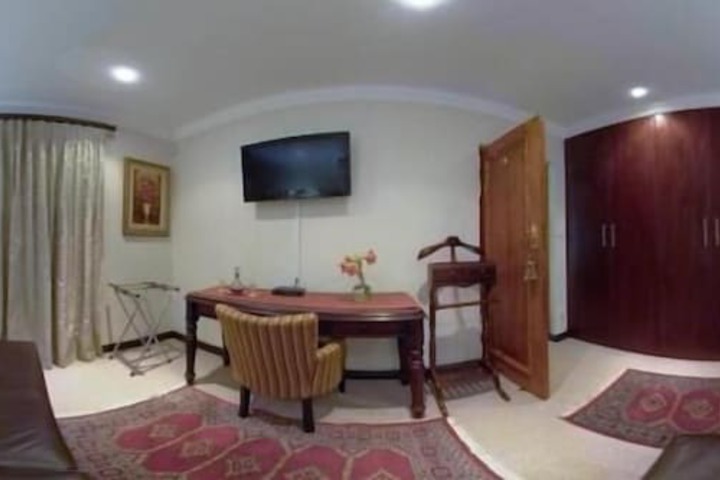 Room 9 of 29