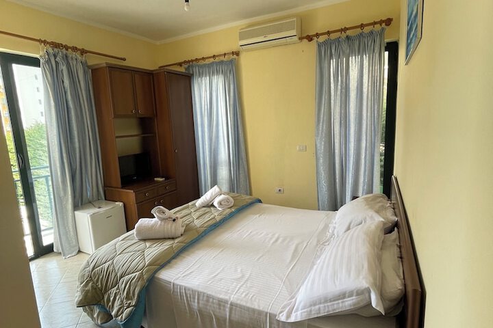 Room 7 of 31