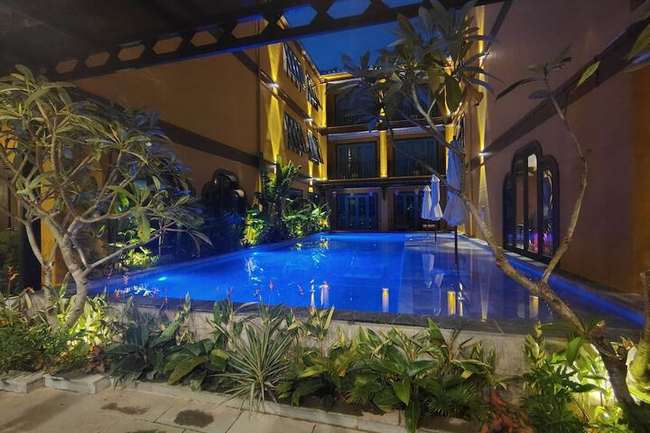 Pool 56 of 101