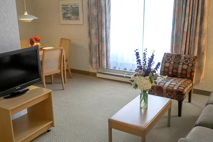 Room 2 of 28