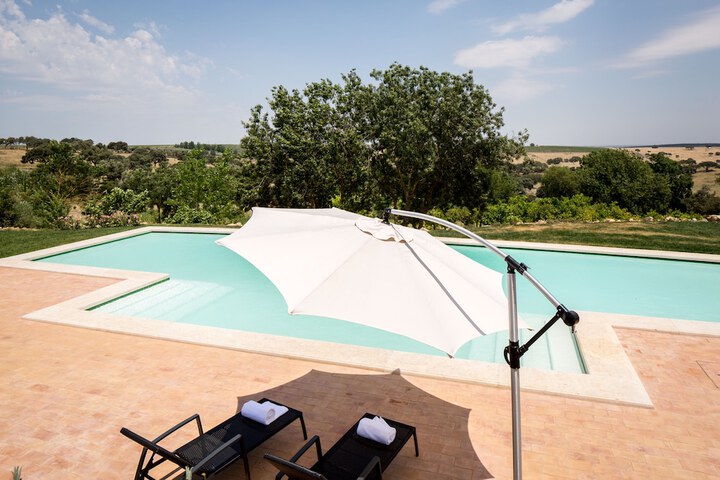 Pool Hotel