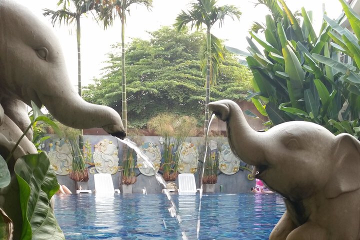Pools & Facilities