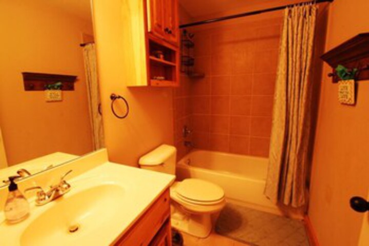 Room 5 of 28