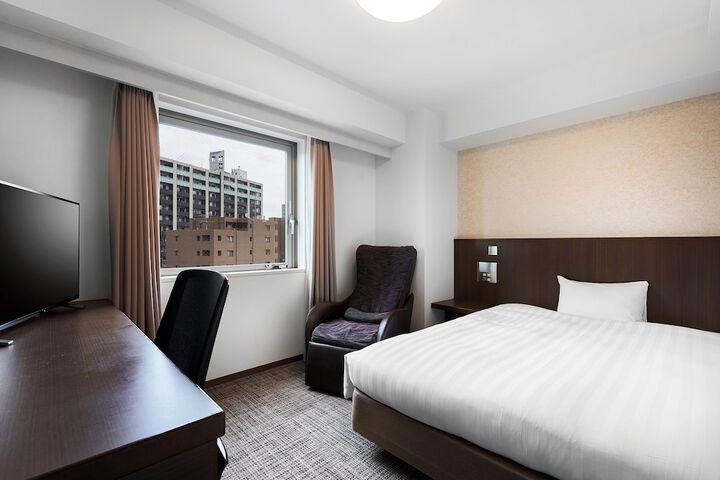 Room 15 of 48