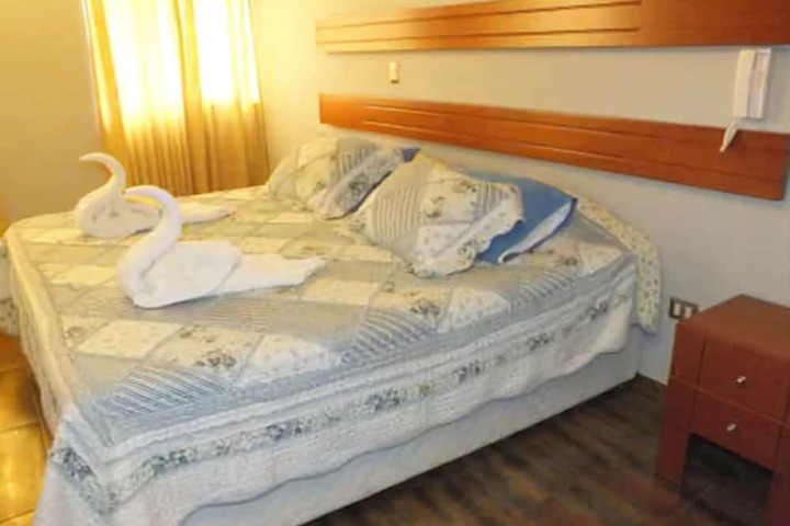 Room 10 of 29