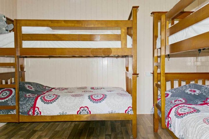 Room 10 of 27