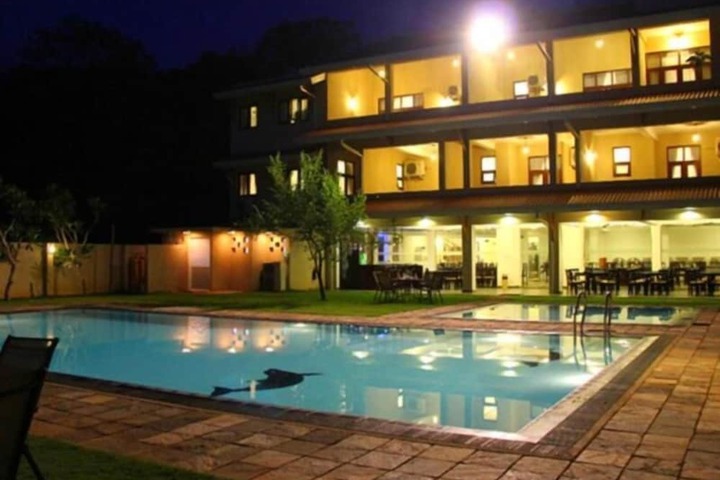 Pool 11 of 24