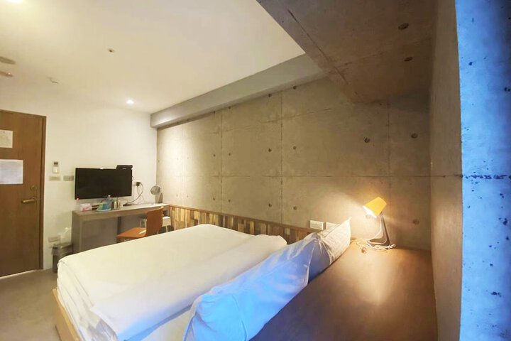 Room 16 of 44