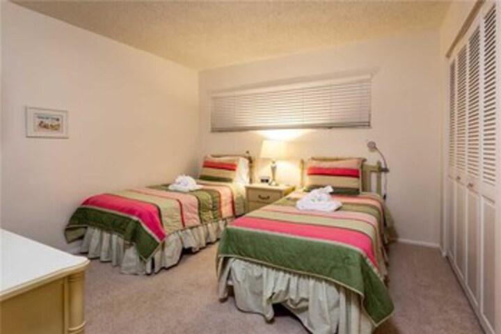 Room 32 of 36