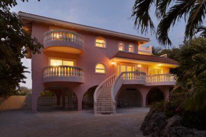 Photo of Tingler Island Mansion by RedAwning