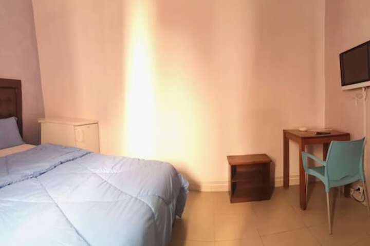 Room 11 of 30