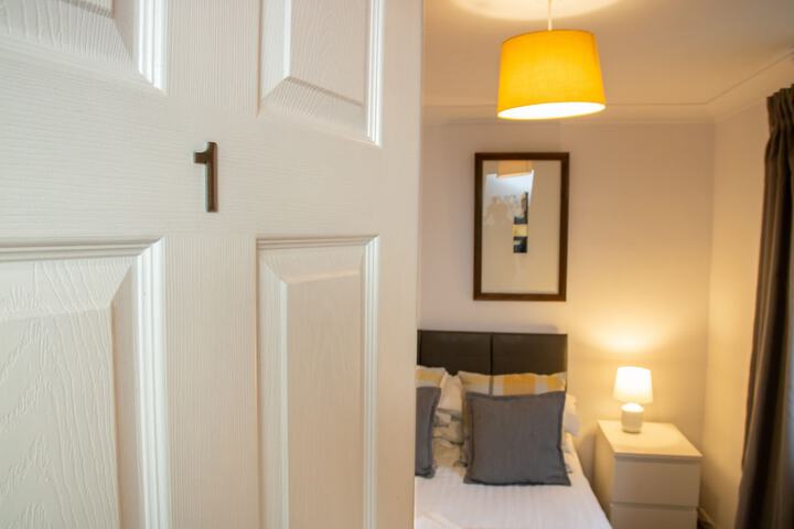 Room 9 of 77