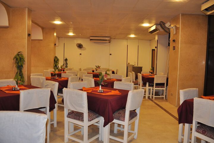 Dining 56 of 73