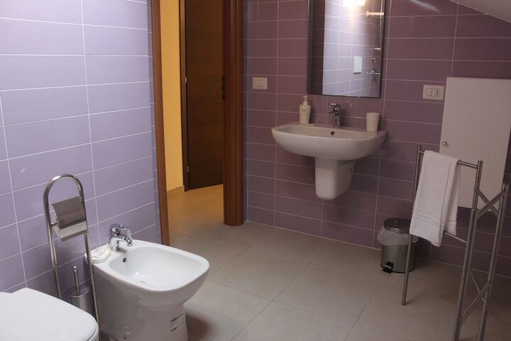 Room 2 of 7
