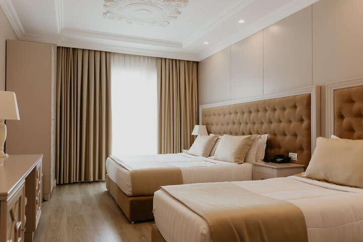 Room 12 of 112