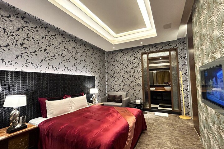 Room 38 of 97