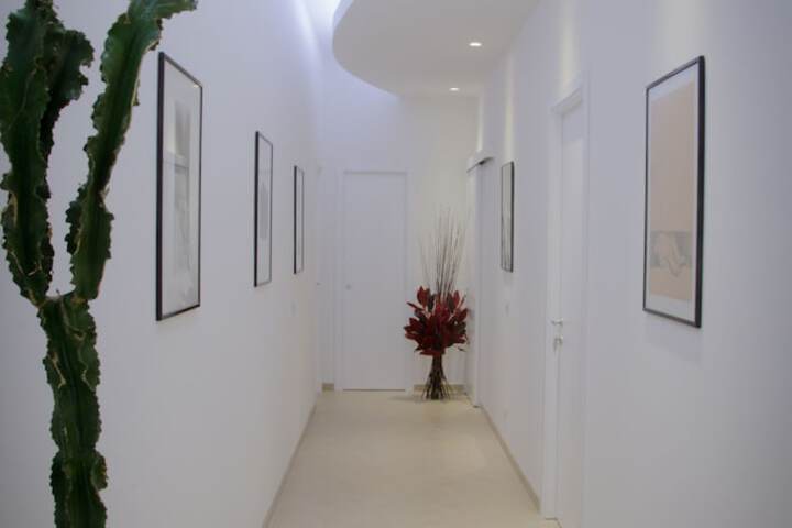 Ballroom/Hall 18 of 19