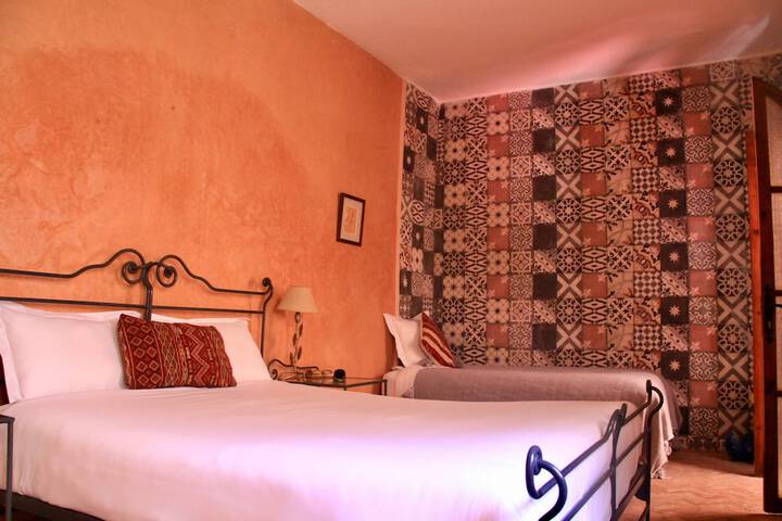 Room 10 of 32