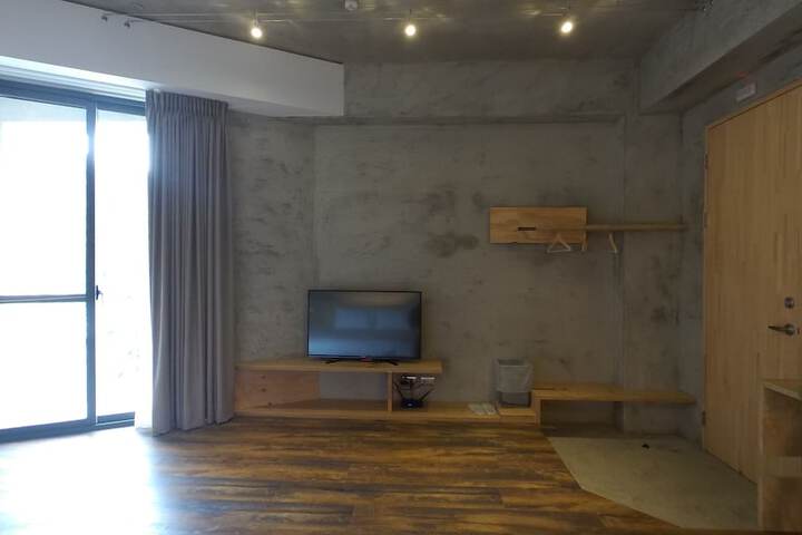 Room 12 of 76