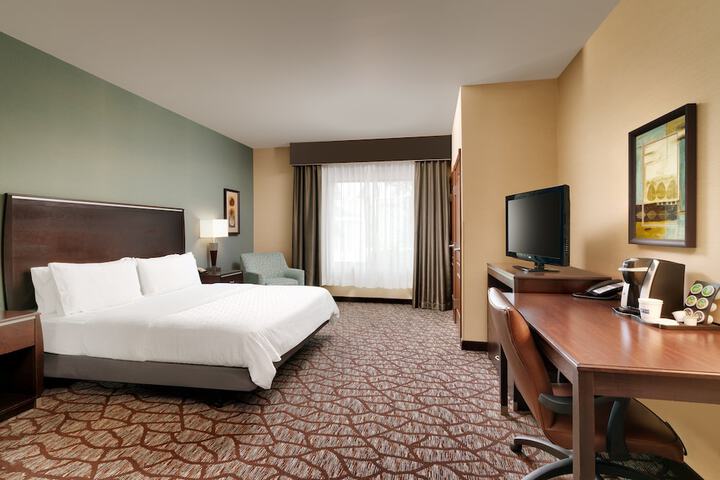 Room 4 of 61