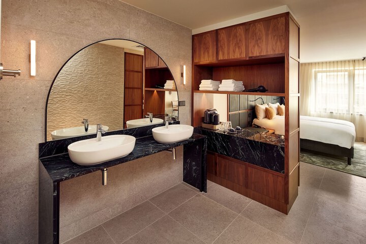 Room 40 of 58