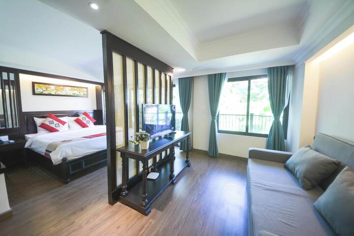 Room 25 of 93