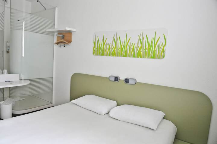 Room 7 of 46