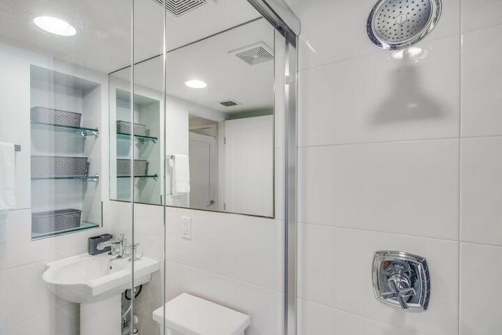 Room 15 of 23